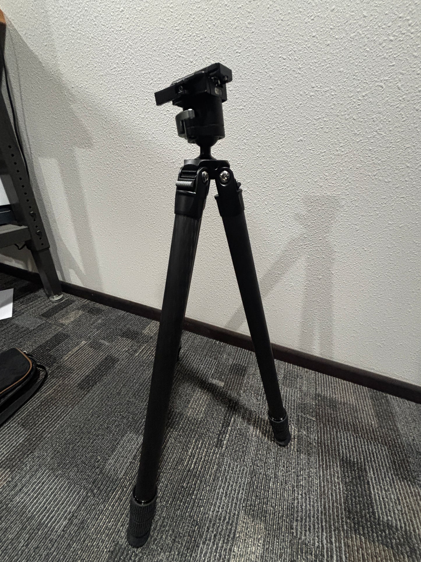 Leofoto Demo Tripod