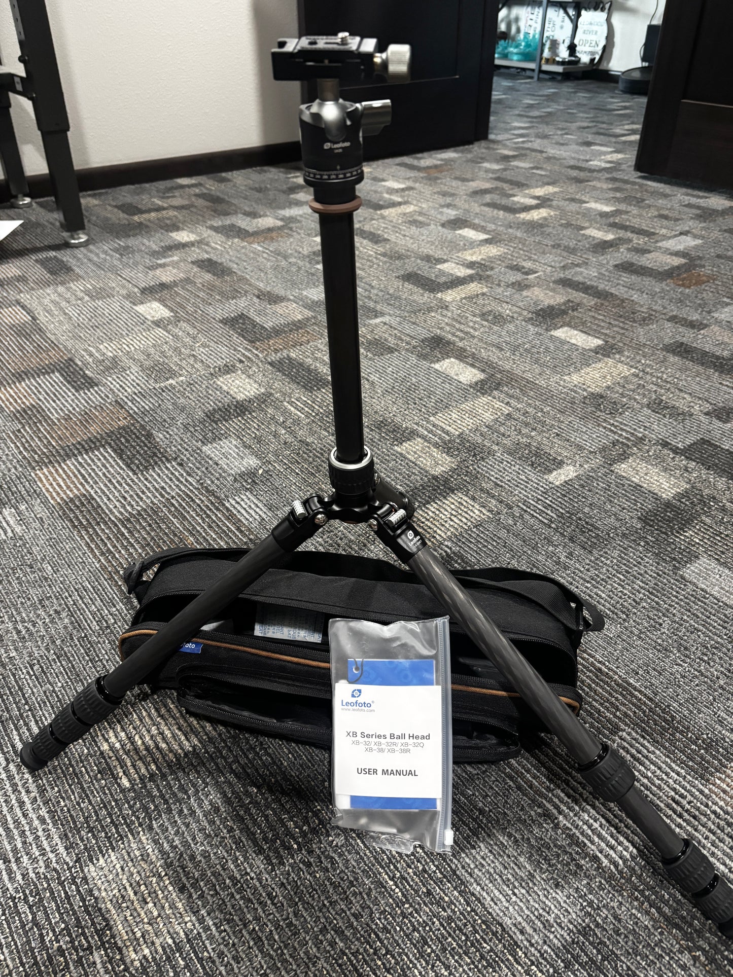 Leofoto Demo Baby Tripod
