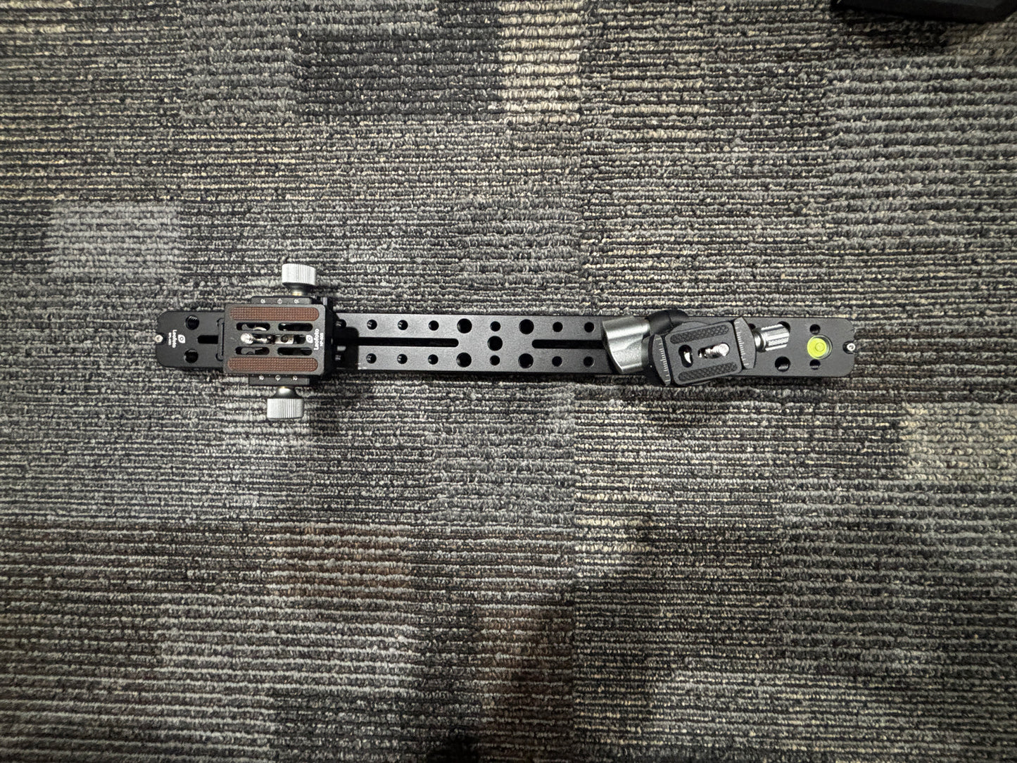 Leofoto Arca rail with heads