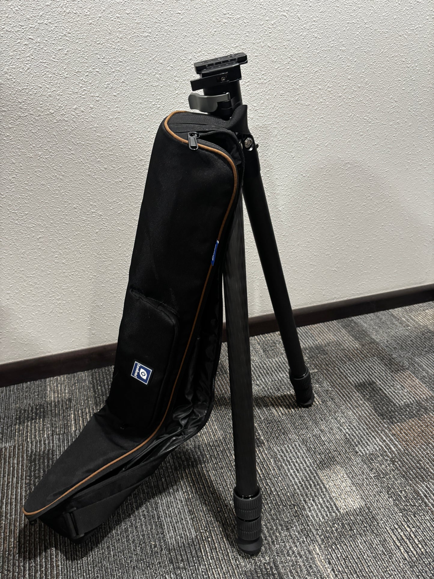 Leofoto Demo Tripod